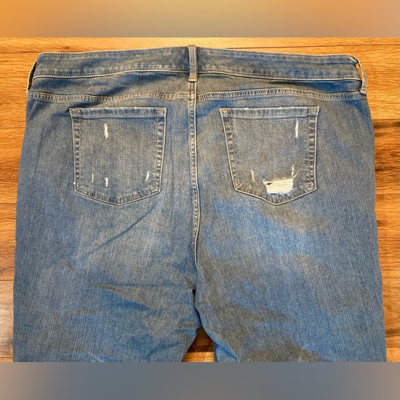 Torrid 20R Boyfriend Straight Vintage Stretch Distressed Jeans Light Wash - Picture 9 of 9